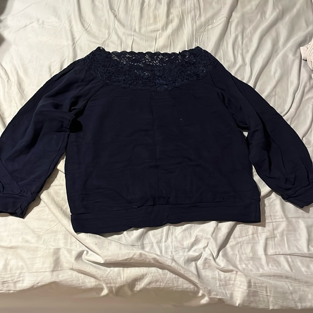 Navy lace neckline with 3/4 sleeve top